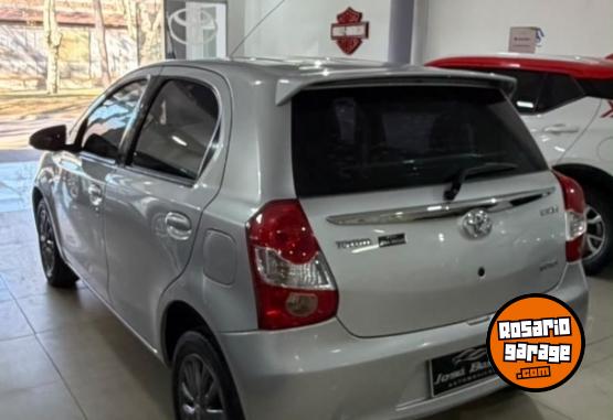 Autos - Toyota ETIOS 2014 Nafta 142000Km - En Venta