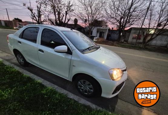 Autos - Toyota Etios 2020 Nafta 68000Km - En Venta
