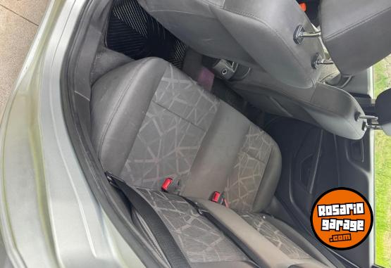 Autos - Ford fiesta kinetic titanium 2012 Nafta 150000Km - En Venta
