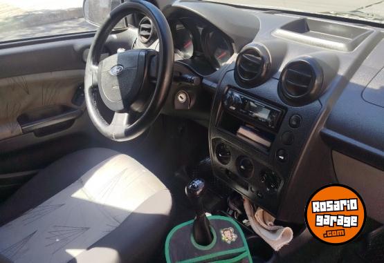 Autos - Ford Fiesta 2007 mp3 2007 Nafta 189000Km - En Venta