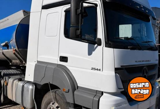 Camiones y Grúas - Mercedes Benz Actros 2046S 6x2 automático - En Venta