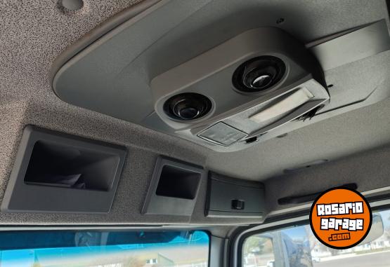 Camiones y Grúas - Mercedes Benz Axor 2533 automático - En Venta