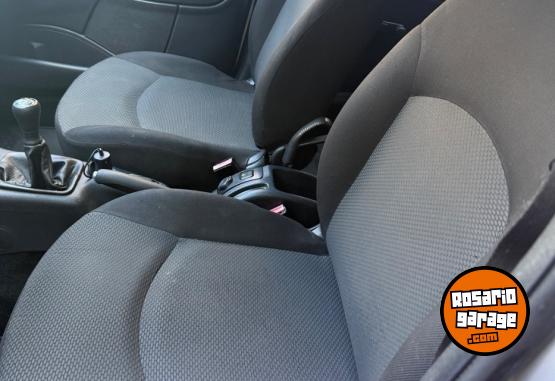 Autos - Peugeot 207 2013 GNC 130000Km - En Venta