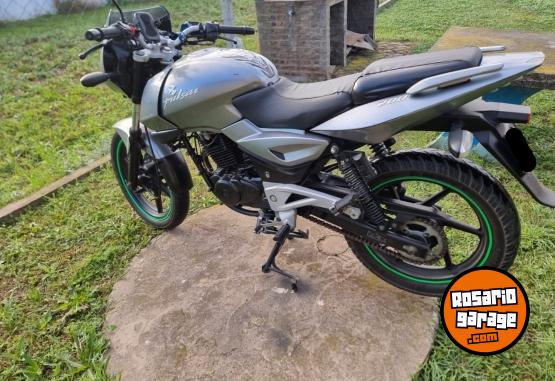 Motos - Bajaj Pulsar R200 2009 Nafta 30000Km - En Venta