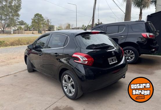 Autos - Peugeot 208 feline 2015 Nafta 124000Km - En Venta