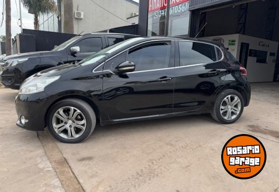 Autos - Peugeot 208 feline 2015 Nafta 124000Km - En Venta