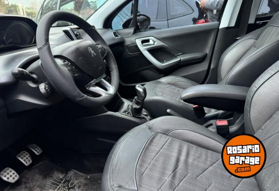 Autos - Peugeot 208 feline 2015 Nafta 124000Km - En Venta