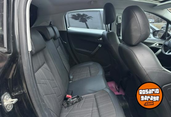 Autos - Peugeot 208 feline 2015 Nafta 124000Km - En Venta