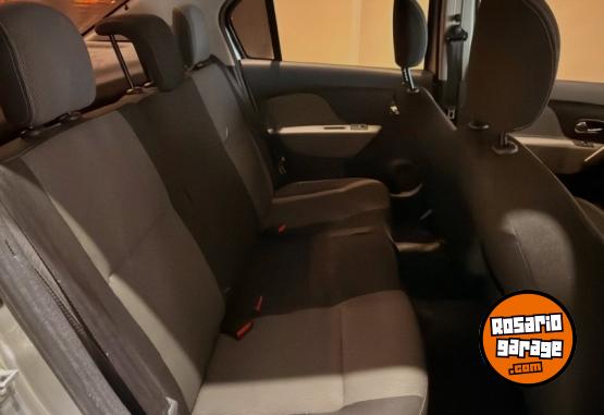 Autos - Renault LOGAN PRIVILEGE 2017 GNC 150000Km - En Venta