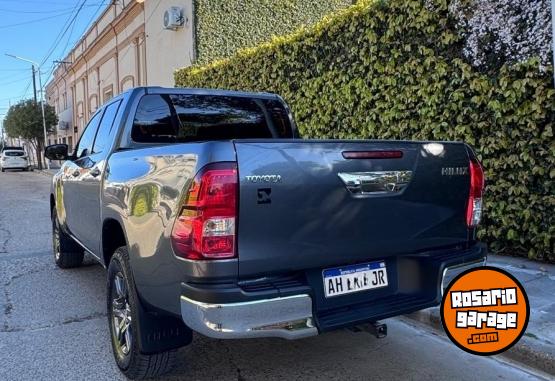 Camionetas - Toyota Hilux SR. 2025 Diesel 46000Km - En Venta