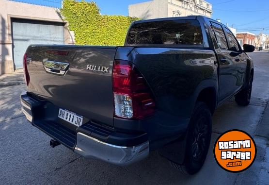 Camionetas - Toyota Hilux SR. 2025 Diesel 46000Km - En Venta