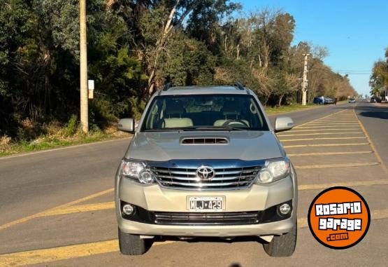 Camionetas - Toyota SW4 A/T 7 ASIENTOS 2013 Diesel 250000Km - En Venta