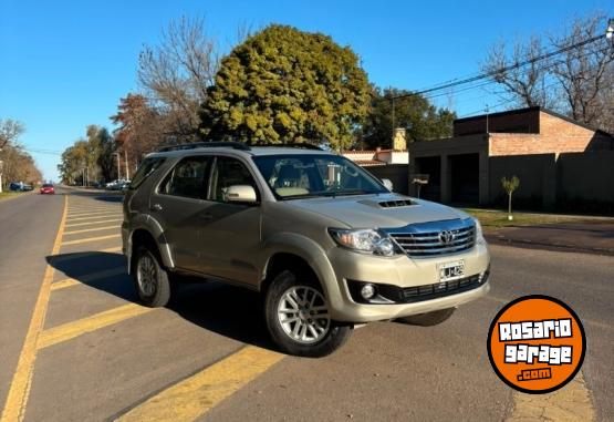 Camionetas - Toyota SW4 A/T 7 ASIENTOS 2013 Diesel 250000Km - En Venta