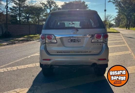 Camionetas - Toyota SW4 A/T 7 ASIENTOS 2013 Diesel 250000Km - En Venta