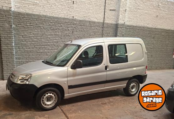 Utilitarios - Peugeot Partner furgon hdi 1.6 2018 Diesel 119000Km - En Venta