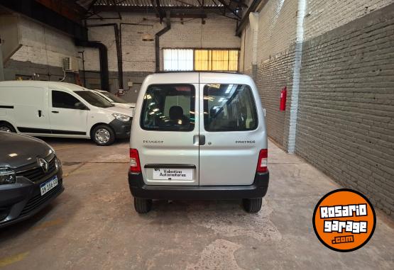 Utilitarios - Peugeot Partner furgon hdi 1.6 2018 Diesel 119000Km - En Venta