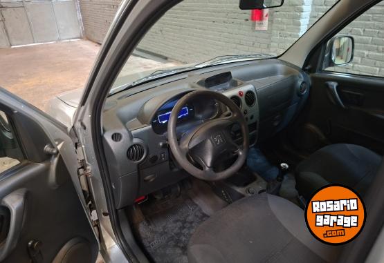 Utilitarios - Peugeot Partner furgon hdi 1.6 2018 Diesel 119000Km - En Venta
