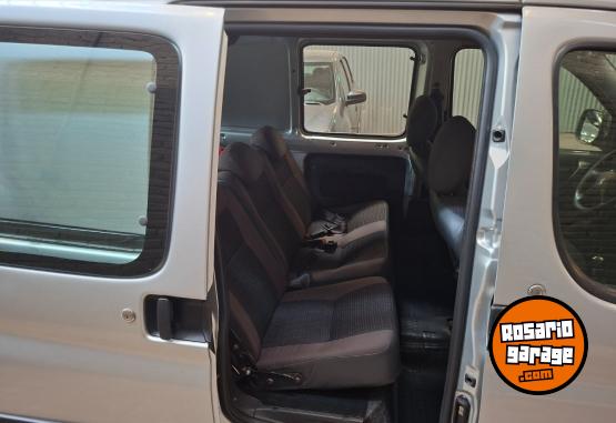 Utilitarios - Peugeot Partner furgon hdi 1.6 2018 Diesel 119000Km - En Venta