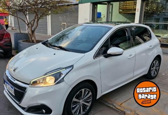 Autos - Peugeot 208 2017 Nafta 110000Km - En Venta