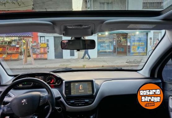 Autos - Peugeot 208 2017 Nafta 110000Km - En Venta