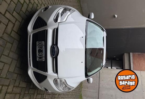 Autos - Ford Focus Se Plus 2015 Nafta 102000Km - En Venta