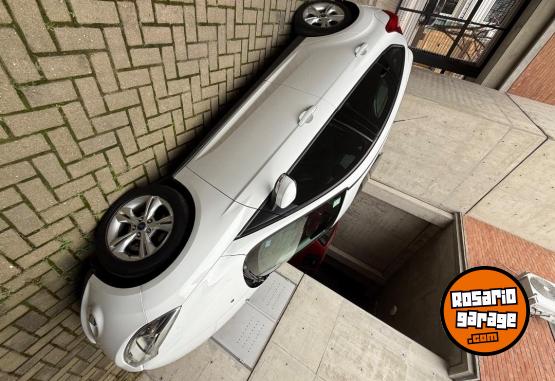 Autos - Ford Focus Se Plus 2015 Nafta 102000Km - En Venta