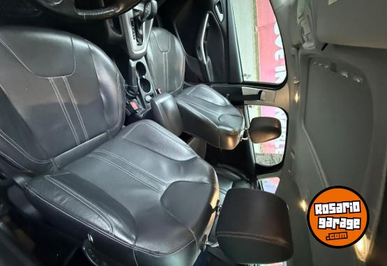 Autos - Ford Focus Se Plus 2015 Nafta 102000Km - En Venta