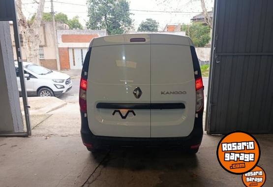 Utilitarios - Renault Kangoo 2021 Nafta 132000Km - En Venta