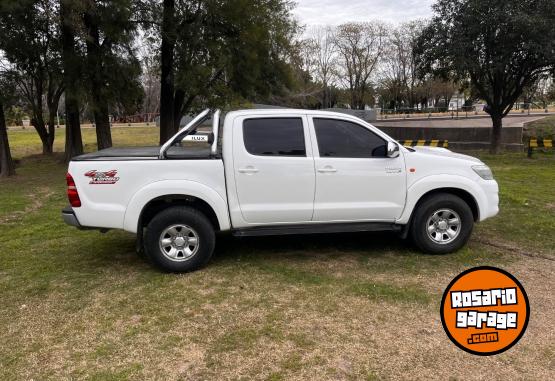 Camionetas - Toyota Hilux 3.0 4x4 SR 2013 Diesel 233000Km - En Venta