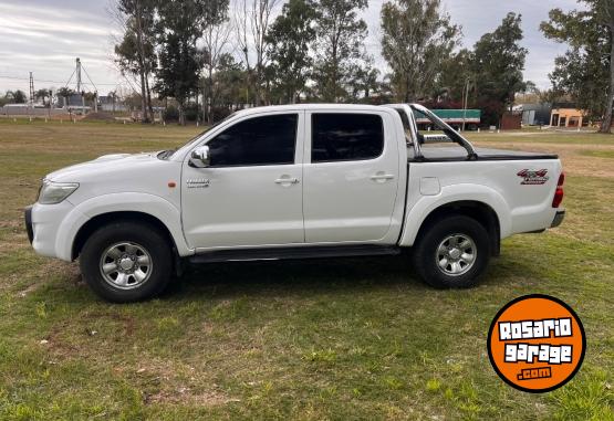 Camionetas - Toyota Hilux 3.0 4x4 SR 2013 Diesel 233000Km - En Venta