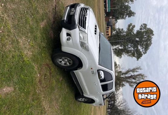Camionetas - Toyota Hilux 3.0 4x4 SR 2013 Diesel 233000Km - En Venta