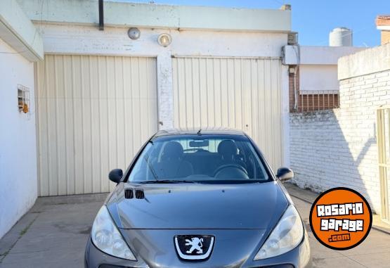 Autos - Peugeot 207 2011 Nafta 182000Km - En Venta