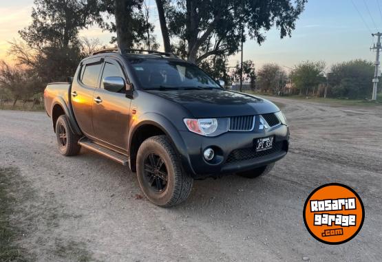 Camionetas - Mitsubishi L200. 3.2 Cr Dc 4X4 2011 Diesel 240000Km - En Venta