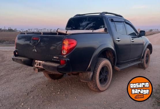 Camionetas - Mitsubishi L200. 3.2 Cr Dc 4X4 2011 Diesel 240000Km - En Venta