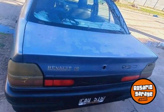 Autos - Renault 19 1998 Nafta 111111Km - En Venta