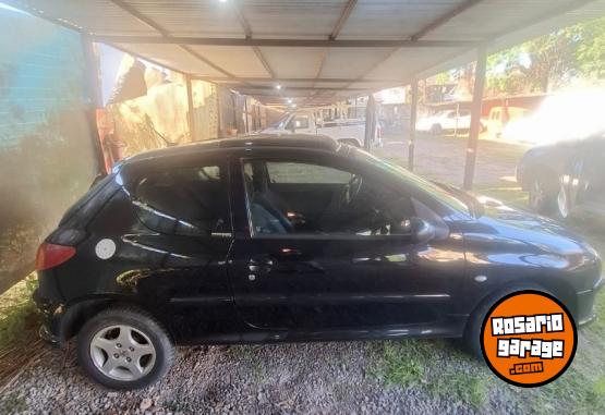 Autos - Peugeot 206 2006 Nafta 220000Km - En Venta