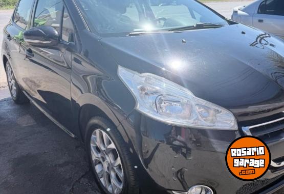 Autos - Peugeot 208 allure 1.6 2014 Nafta 135500Km - En Venta