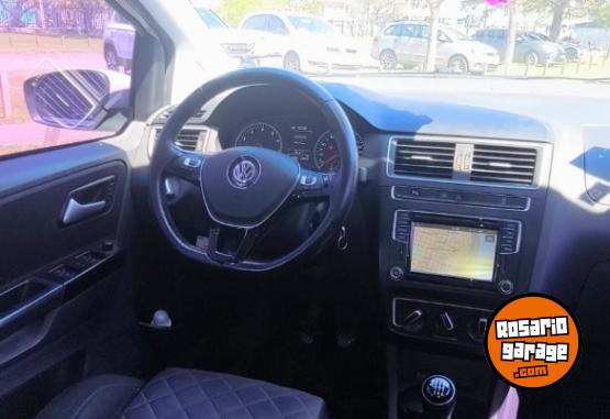 Autos - Volkswagen SURAN HIGHLINE NAVEGADOR 2017 Nafta 113000Km - En Venta