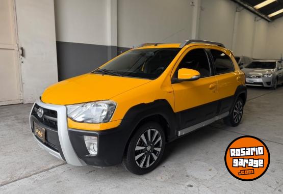 Autos - Toyota ETIOS CROSS 1.5 MT 2014 Nafta 74000Km - En Venta