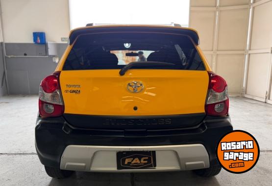 Autos - Toyota ETIOS CROSS 1.5 MT 2014 Nafta 74000Km - En Venta