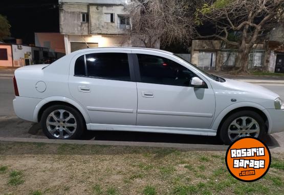 Autos - Chevrolet Astra GLS 2011 GNC 120000Km - En Venta