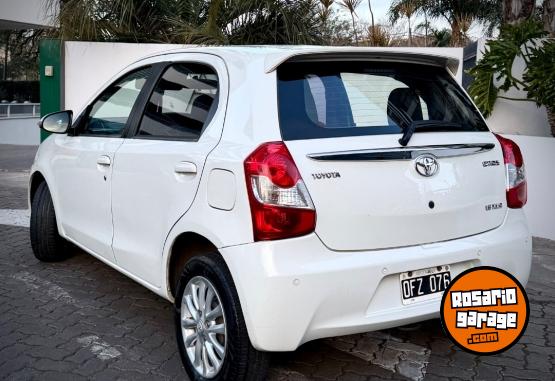Autos - Toyota ETIOS XLS 2014 Nafta 128000Km - En Venta