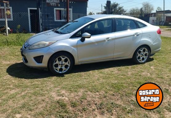 Autos - Ford Fiesta kinetic 2011 Nafta 139000Km - En Venta