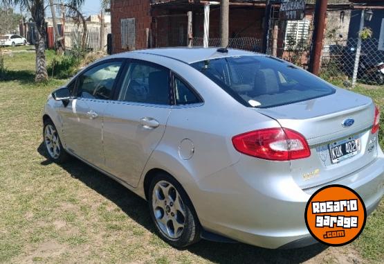 Autos - Ford Fiesta kinetic 2011 Nafta 139000Km - En Venta