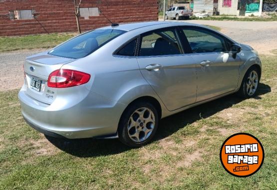 Autos - Ford Fiesta kinetic 2011 Nafta 139000Km - En Venta