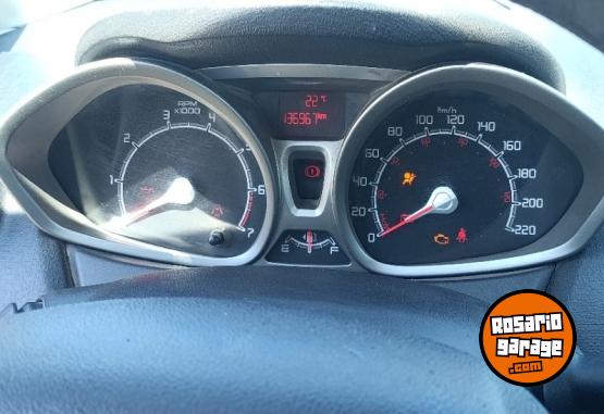 Autos - Ford Fiesta kinetic 2011 Nafta 139000Km - En Venta