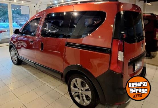 Autos - Renault Kangoo Stepway 2022 Diesel 70000Km - En Venta