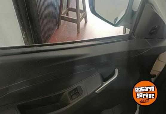 Utilitarios - Chevrolet Montana 2013 GNC 140000Km - En Venta