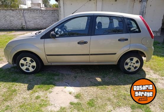 Autos - Ford Ambiente MP3 2008 Nafta 210000Km - En Venta