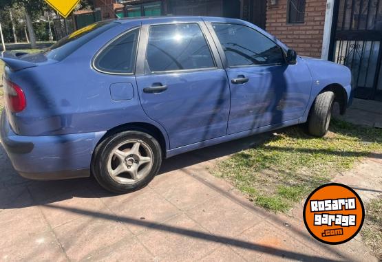Autos - Seat Cordoba 2001 Diesel 200000Km - En Venta